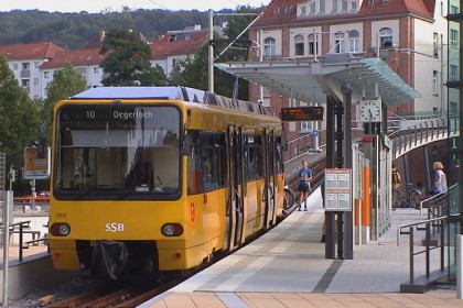Zahnradbahn | Fotograf: ¡0-8-15! Bildquelle: http://de.wikipedia.org/wiki/Zahnradbahn_Stuttgart#/media/File:Stuttgart_zahnradbahn1.jpg | Fotograf: ¡0-8-15!