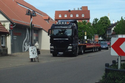 Falschparker vor Magazin I