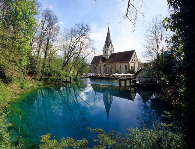 Bildquelle: https://commons.wikimedia.org/wiki/File:BlautopfKloster.jpg | Urheber: Florian Schott